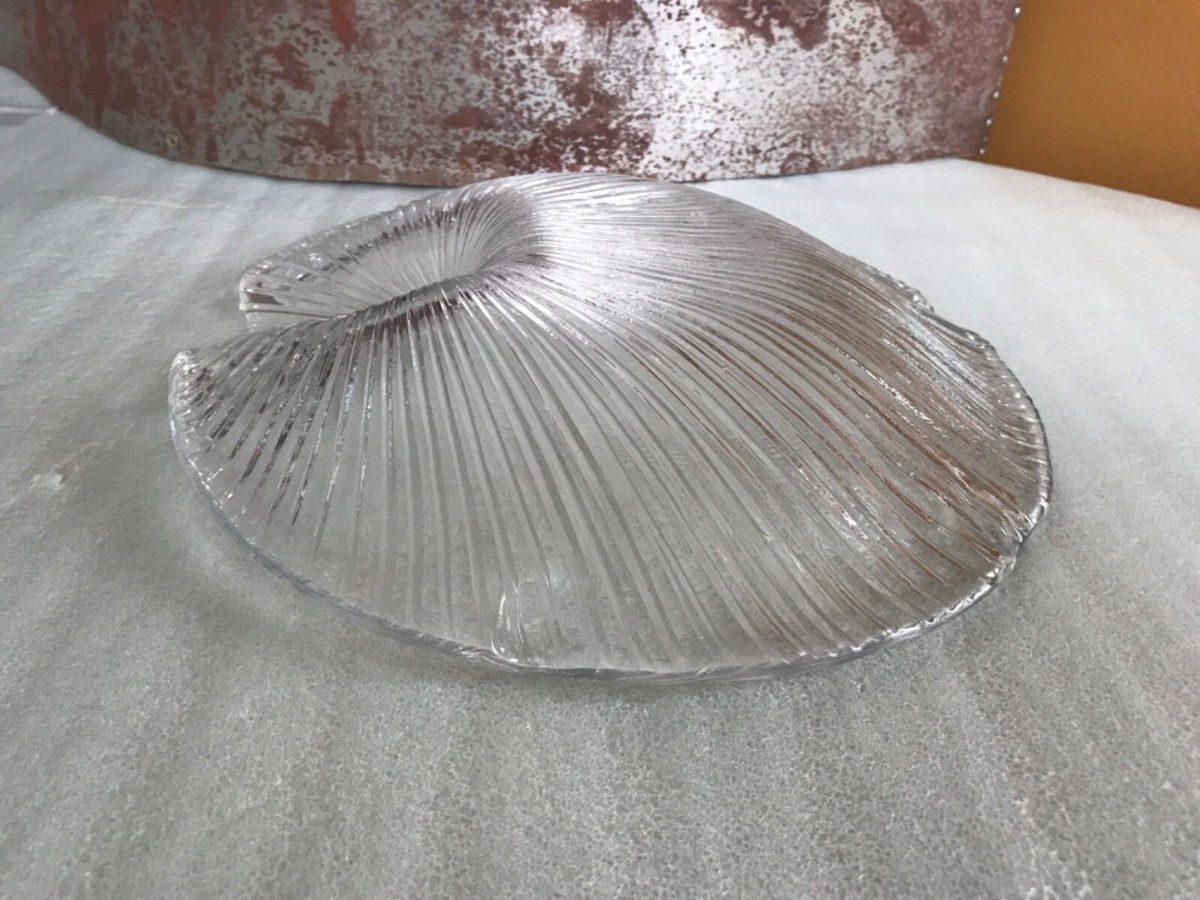 Pukeberg Sweden Textured Art Glass Scallop Clam Shell Dish Bowl