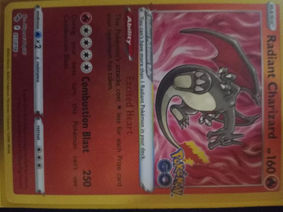 Radiant Charizard - 011/078 - Pokemon Go - Shiny Pokemon Card