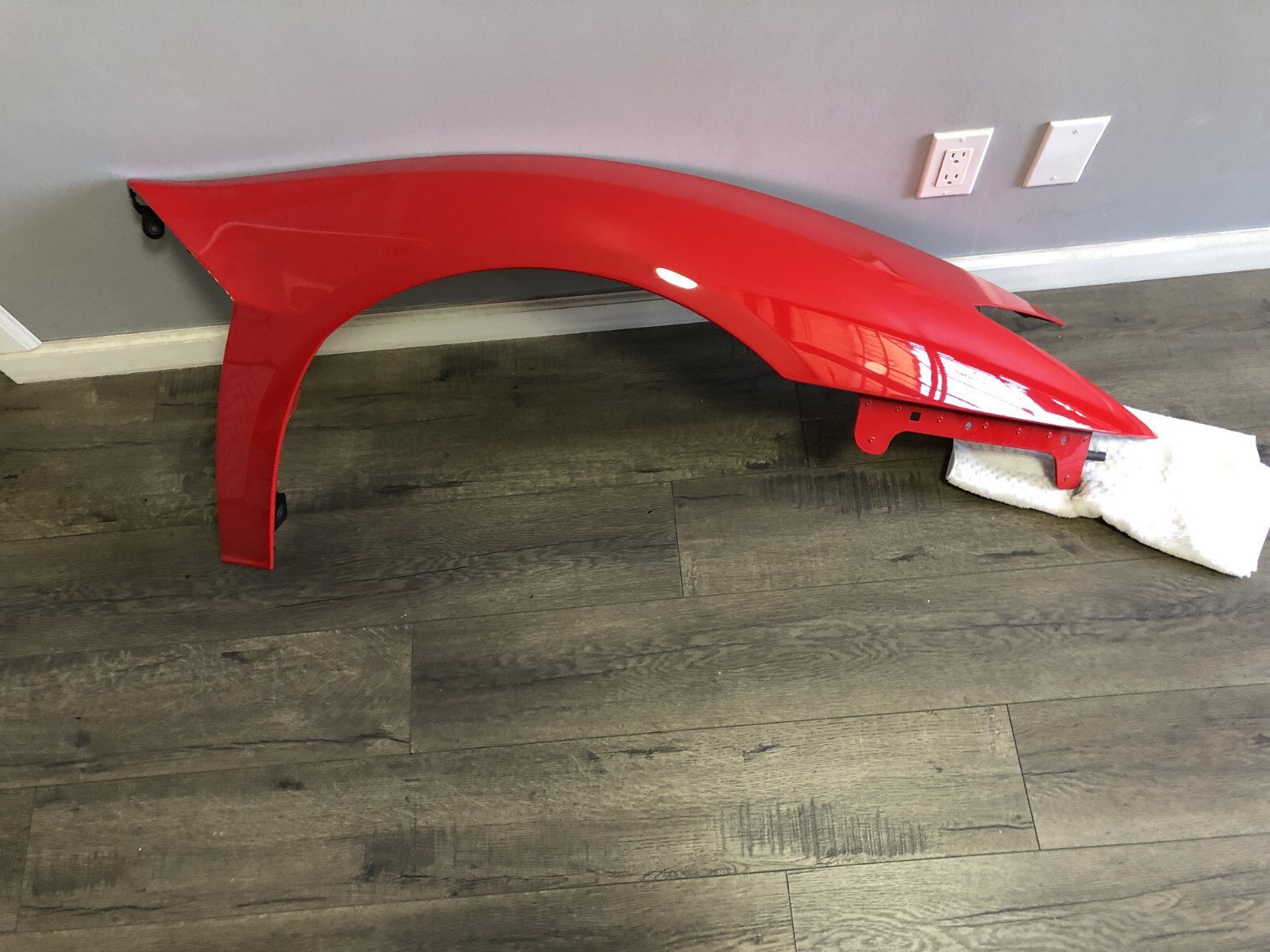LAMBORGHINI AVENTADOR PASSENGER RIGHT SIDE FENDER OEM 470821022B