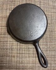 Chicago Hardware & Foundry No. 3 Hammered Cast Iron Skillet