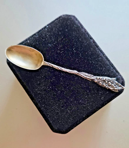 WALLACE FLORAL SERIES OF 1905 LILY OF THE VALLEY STERLING DEMITASSE SPOON