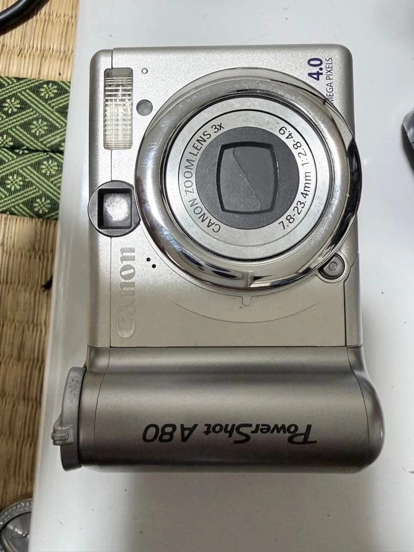 Canon PowerShot A80 コンパクトデジタルカメラ キヤノン、バリアングル液晶が付いた「PowerShot A80」