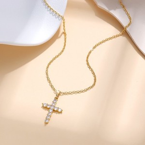 Authentic Sparkling Zircon Inlaid Cross Gold-plated O-chain Elegant Collarbone Necklace