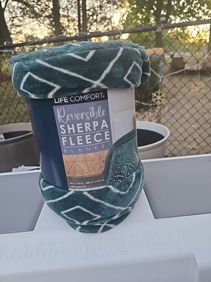 Life Comfort  Rwversible Sherpa Fleece Blanket