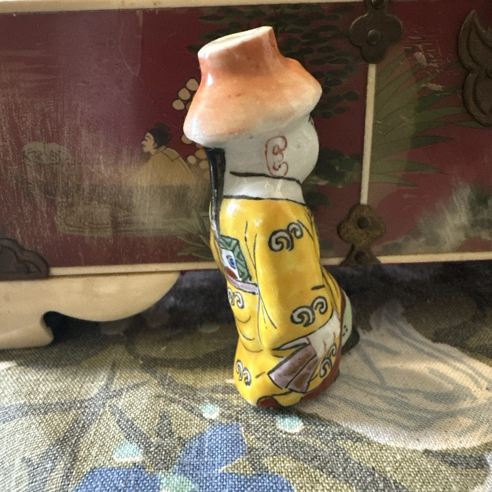 Botella de tabaco vintage amarilla china Little Emperor cerámica 2 3/4 pulgadas Foto 3 de 4