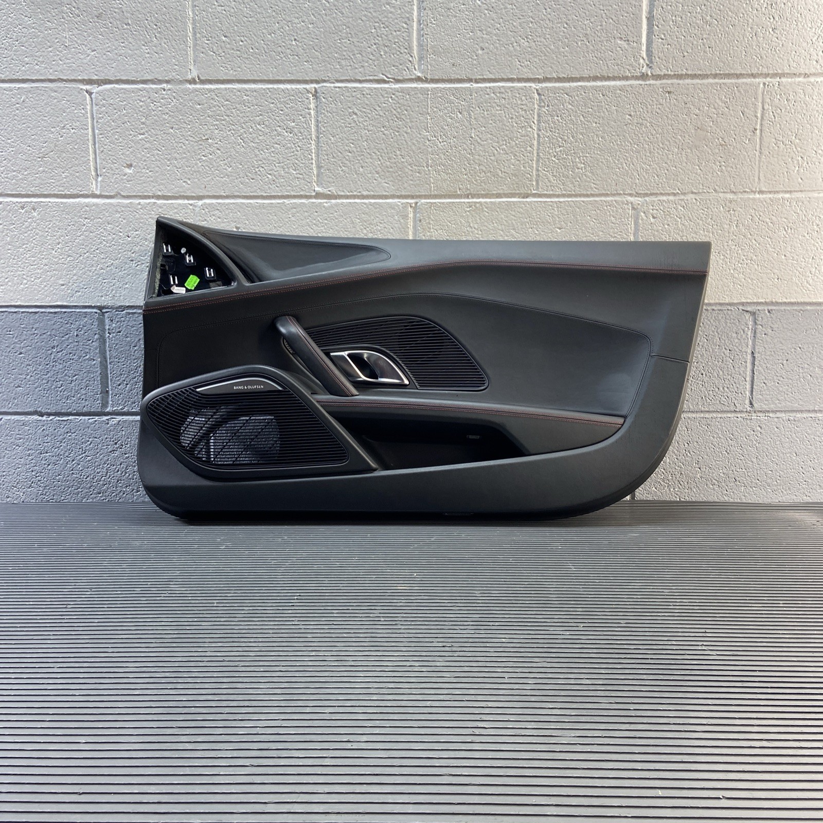 2017-2023 Audi R8 4S Front Right Door Panel Black Leather Red Stitch OEM *NOTE*