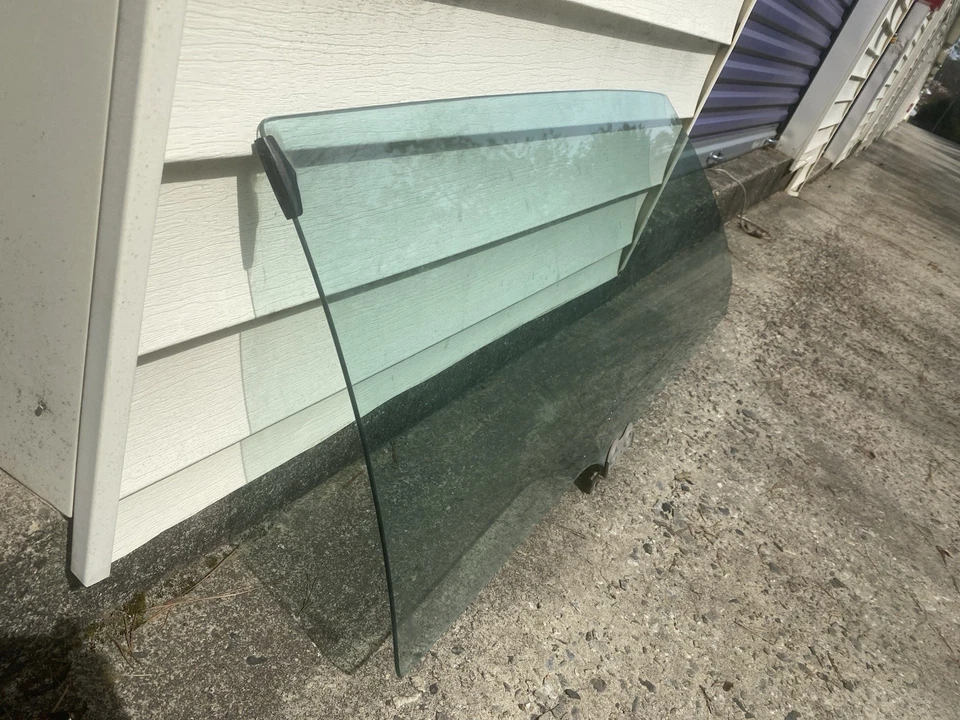 Vidrio delantero derecho pasajero cupé 2 puertas Chevrolet Caprice 1980-1987 Foto 3 de 3