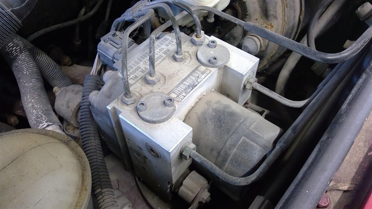 Used Power Steering Pump fits: 2002 Land rover  Discovery Series II Grade A