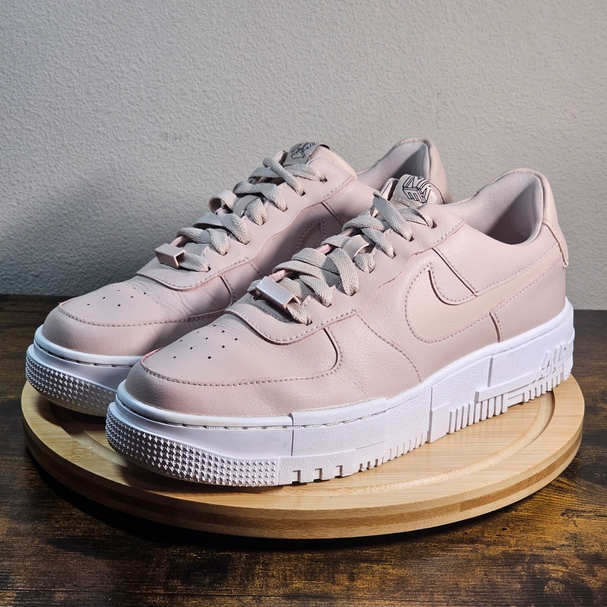 women's nike air force 1 pixel stores