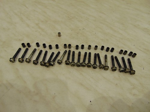 Suzuki GSX 600 F, AJ, EZ. 4.98 ,GSX 750 F, Schrauben für  Nockenwellenböcke