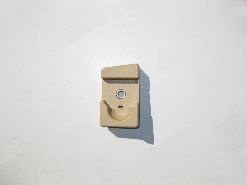 Mercedes-Benz A1648600251 8K67 Beige trim under the right luggage 