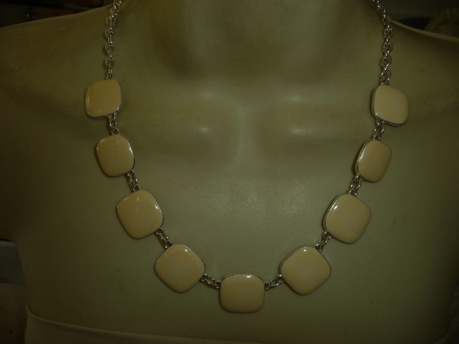 OFF WHITE COLLANA BAVAGLINO 9"L CATENA TONO ARGENTO QUADRATI SMALTO BIANCO OFF #25 24A