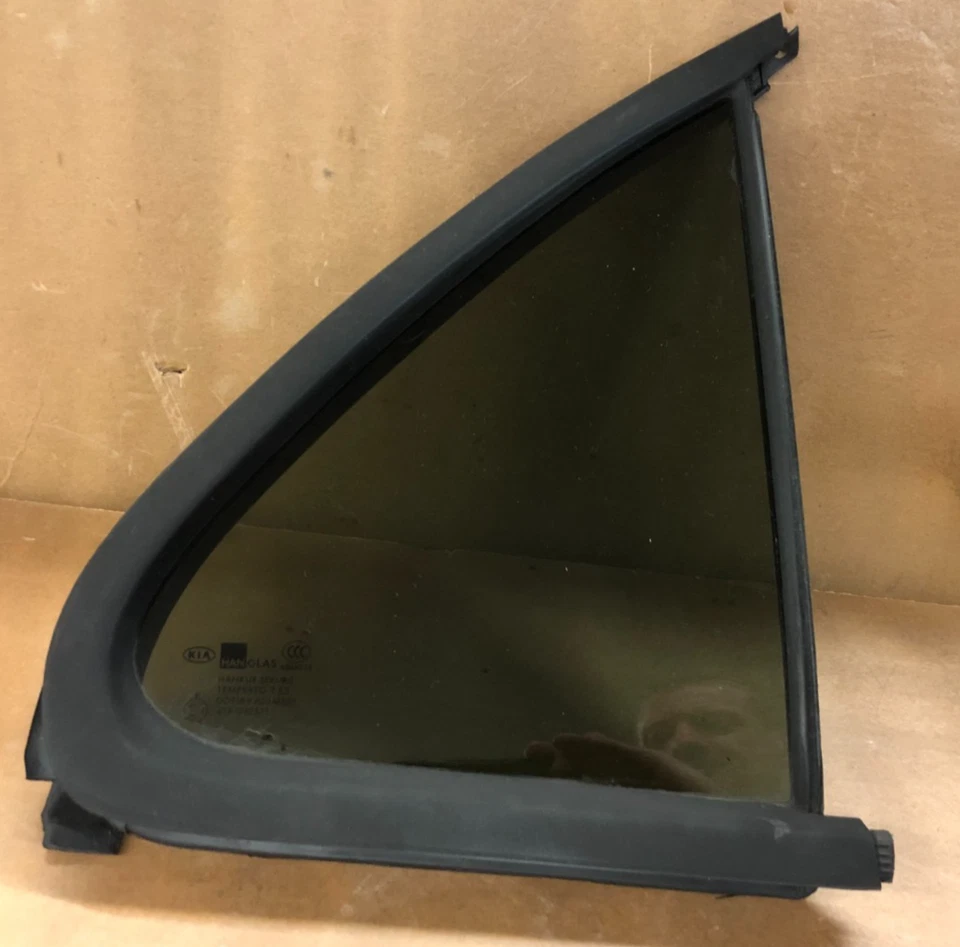 Kia Sorento 2006 puerta trasera ventilación ventana cristal (pasajero) 2003-2006 Foto 3 de 4