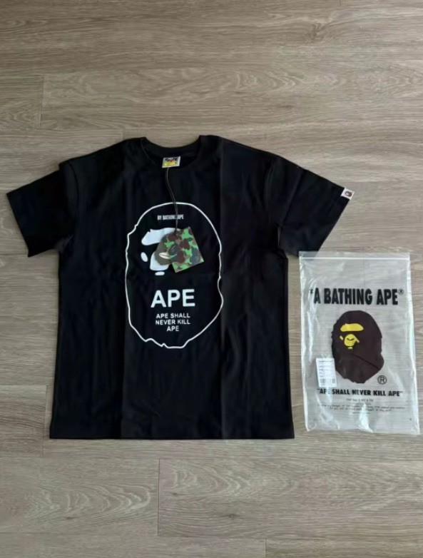 BAPE A Bathing Ape Medium Size T-Shirt Streetwear Essential
