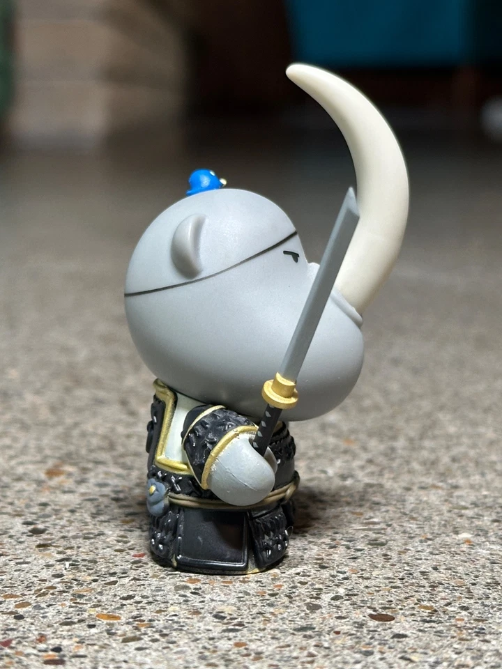 Kidrobot Dunny Gold Life Samurai Hicks 3 英寸乙烯基迷你人偶 2/16 Huck Gee — 第 2/4 张图片