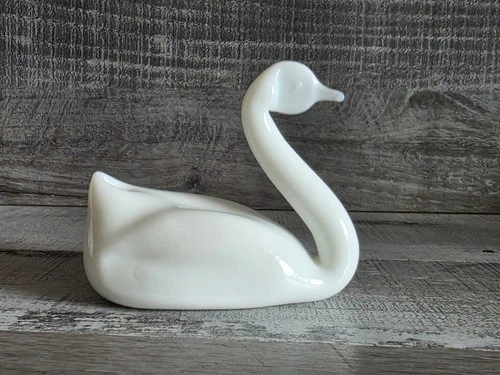 White Milk Art Glass Paperweight Swan 3” Tall Flat Face Vintage 89.10
