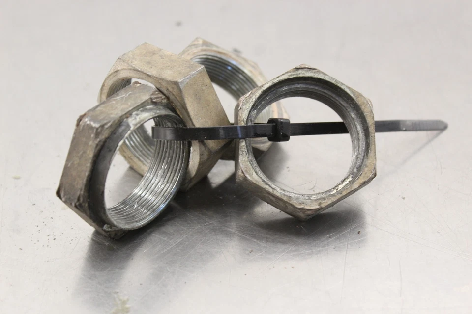 Suzuki Quadrunner 230 LT230E 1987 2x4 tuercas de eje trasero O959 Foto 2 de 4