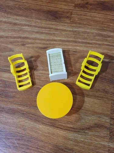 Vintage Little People Lot Of 4 Plastic Accessories Furniture
