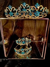 Item 7655: This 5-Crown Set features a stylish and elegant design