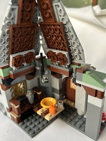 LEGO Harry Potter 4738 Hagrid's Hut 4 Mini Figs -Complete (1 minor substitution)