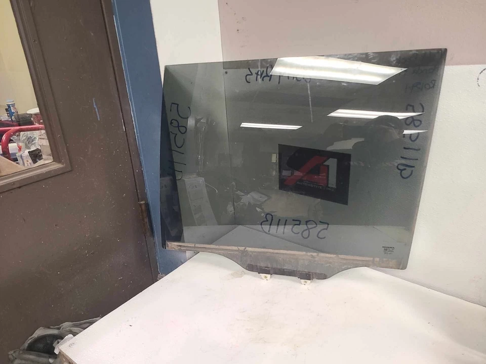 2003-2008 HONDA PILOT REAR LEFT DOOR GLASS/WINDOW W/ PRIVACY TINT OEM - Изображение 2 из 4