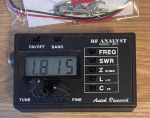 Autek Research RF-1  RF Analyst With accessory kit Works Fine