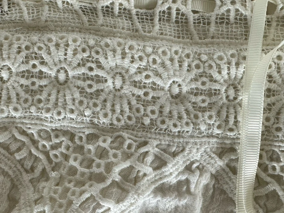 Camiseta sin mangas corta American Eagle blanca de encaje Y2K Boho Festival campesino talla mediana Foto 3 de 4