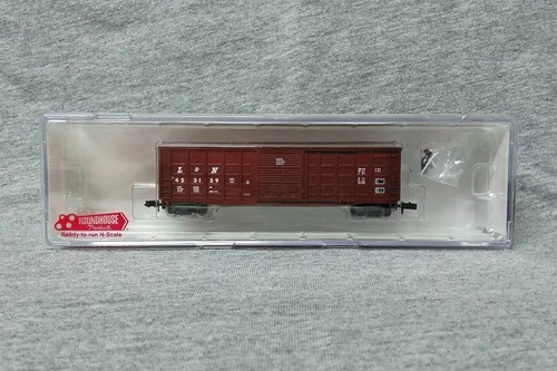 Roundhouse 81707 50' PS Waffle Side Box Car Louisville & Nashville (Spur N) | Condition: Used