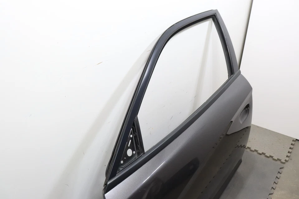 2015 - 2023 DODGE CARREGADOR DIANTEIRO ESQUERDO PORTA DO LADO DO MOTORISTA SHELL OEM CINZA_PAU - Imagem 2 de 4