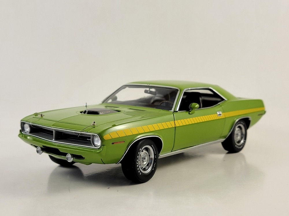 Danbury Mint 1970 Plymouth Cuda 440 40th Anniversary 1 24 Scale Model with Paperwork