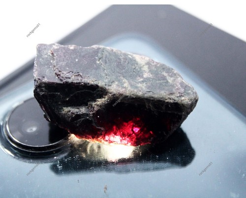 Piedra preciosa suelta granate rojo áspera extraída tierra granate natural 140,00 quilates - Imagen 3 de 5
