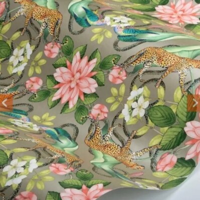 Wedgewood By Clarke & Clarke Menagerie Gilver 11 Yds Wallpaper