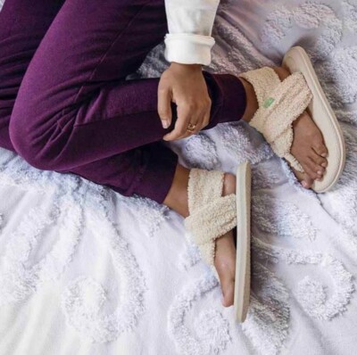 NEW | SANUK | Beige Sherpa Yoga Sling 2 Chill Fuzzy Sandals | Size 11