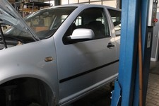 TÜR Vorn Links (4/5-Türer) VW Golf 1.6 1 J Farbe Satinsilber ( LB7Z ) Limousine