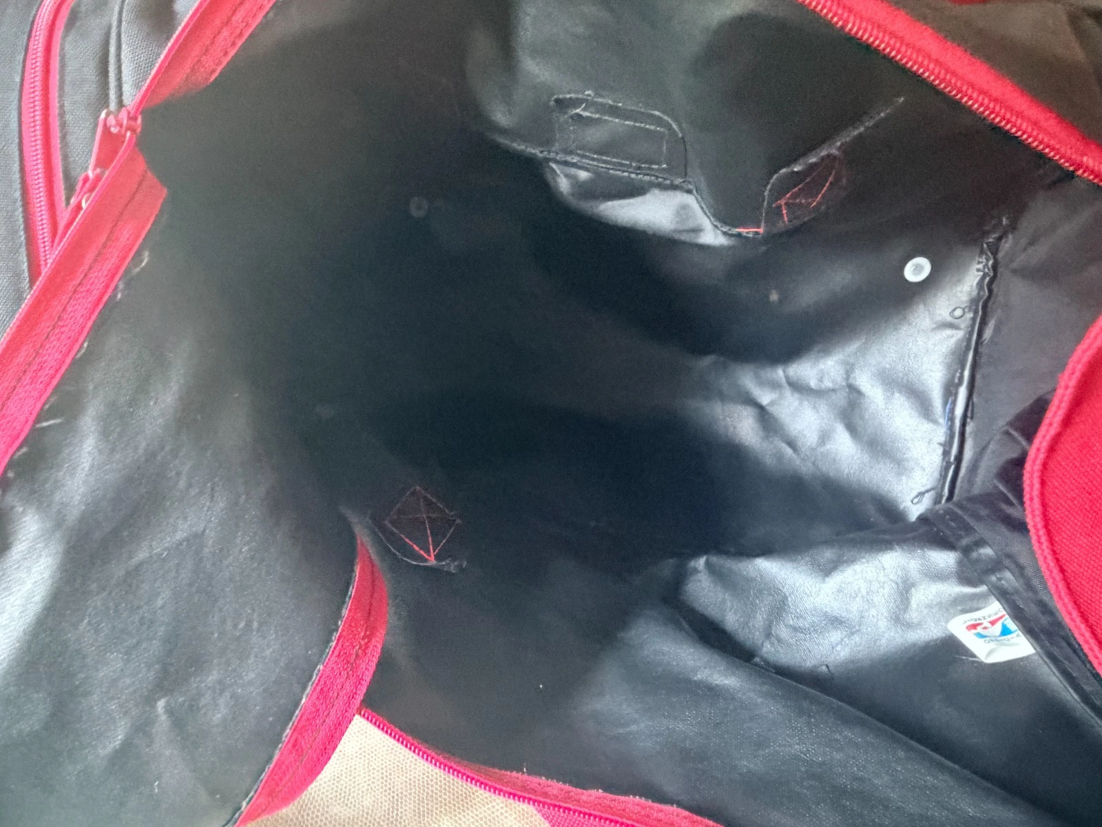 Vintage 1990s Chicago Bulls Duffle Bag NBA Official Licensed Product Travel Bag - product detail image 8