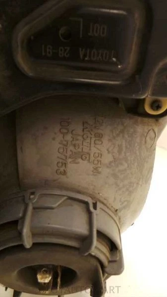 91-93 TOYOTA PREVIA DRIVER SIDE FRONT LEFT HEADLIGHT ASSEMBLY - Image 4 of 4