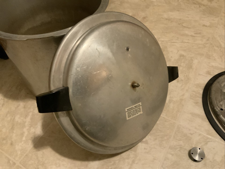 VTG Mirro Matic 22 QT Pressure Cooker Canner M-0522-ll 2 Trivet ...