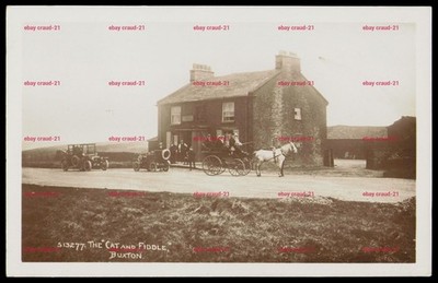 The Cat and Fiddle Inn, Buxton   frühe Autos und Pferdekutschen vor dem Pub