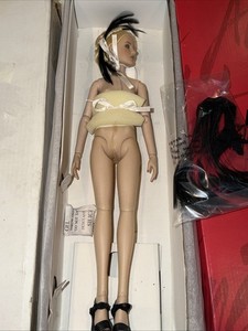 Tonner Tyler ANTOINETTE 2012 ANTOINETTE BASIC Brunette 16 FASHION DOLL LE