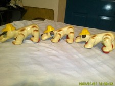 3 THE SAME SMALL VINTAGE PLASTIC DIGGITY DOG TOYS