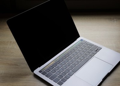 Apple MacBook Pro 13,3 Zoll, 2019,  2,8Ghz, i7, 16 GB,  512GB SSD, A1989