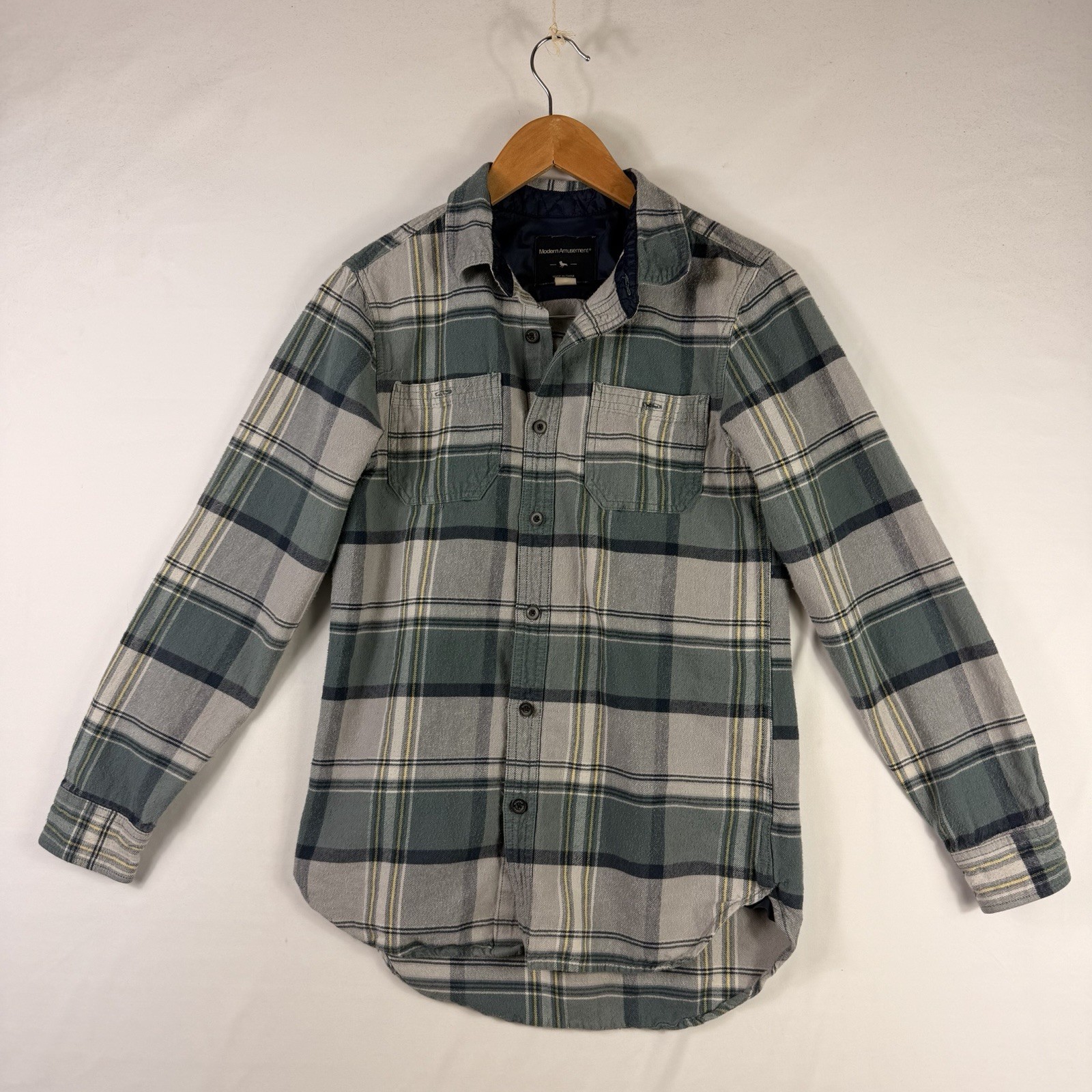 Modern Amusement Men’s Flannel Shirt Small Plaid Button Down Blue 100% Cotton
