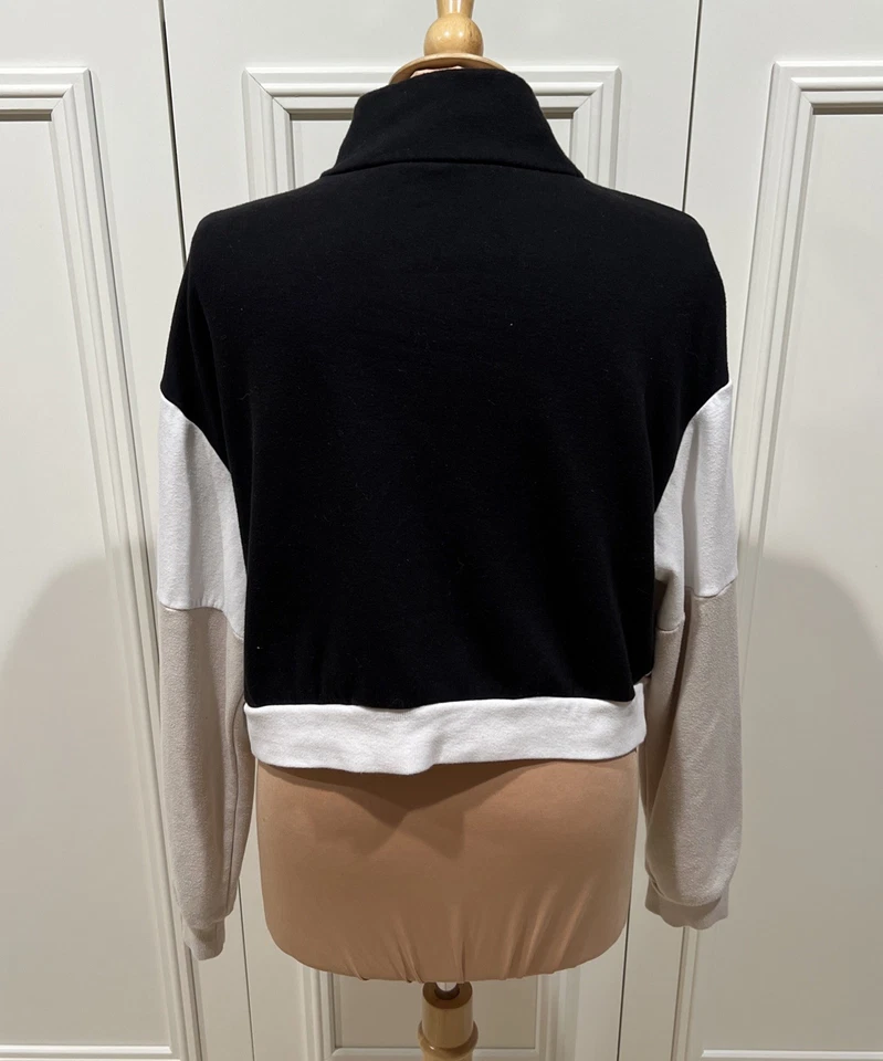 H&M Divided USA United Crop 1/4 Zip Sweatshirt Size Medium Athleisure - Image 4 of 4