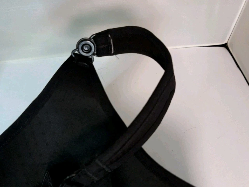 Berlei Ultimate Performance Bra Seamless Padded Racerback Sports Bra 38D - Image 3 of 4