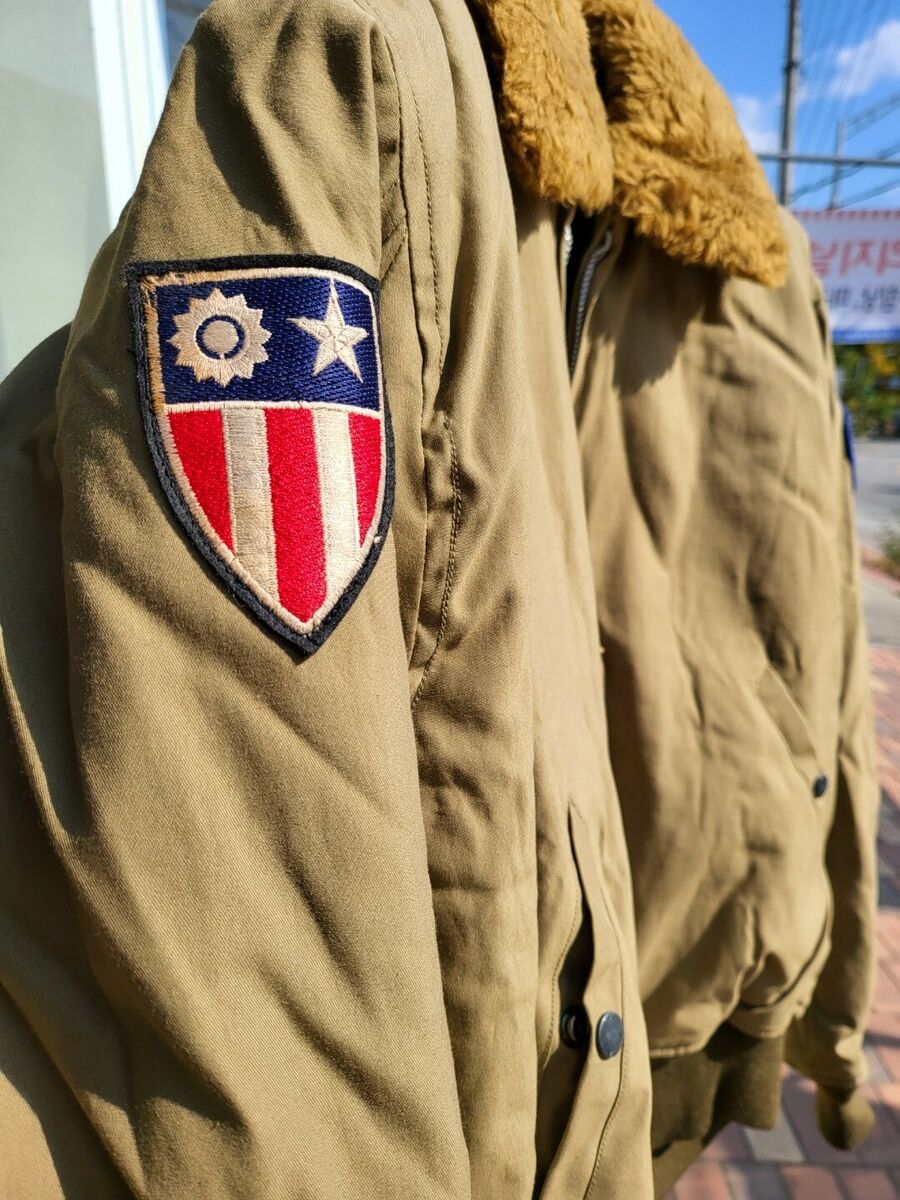 b15 B-15 Flight Jacket Brown size 44 japan made b10,a2, g1 b15 B-15 Flight Jacket Brown size 44 japan made b10,a2, g1