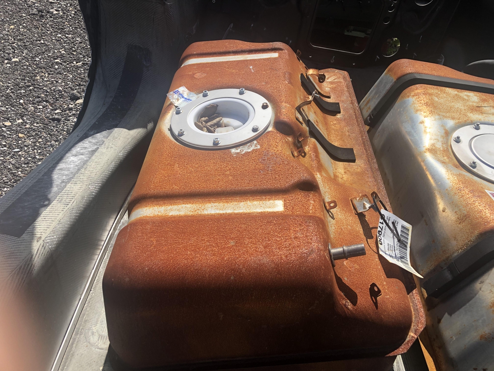 2014 ASTON MARTIN VANTAGE FUEL TANK *PARTS ONLY/FLOOD RECOVERY* DG339C133AD OEM