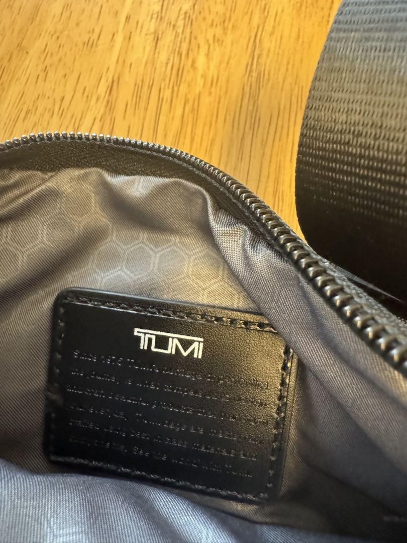 TUMI ALPHA ポケットバックスモール22303110DW0E Tumi Alpha Pocket Back Small 22303110DW0E Used, minor wear