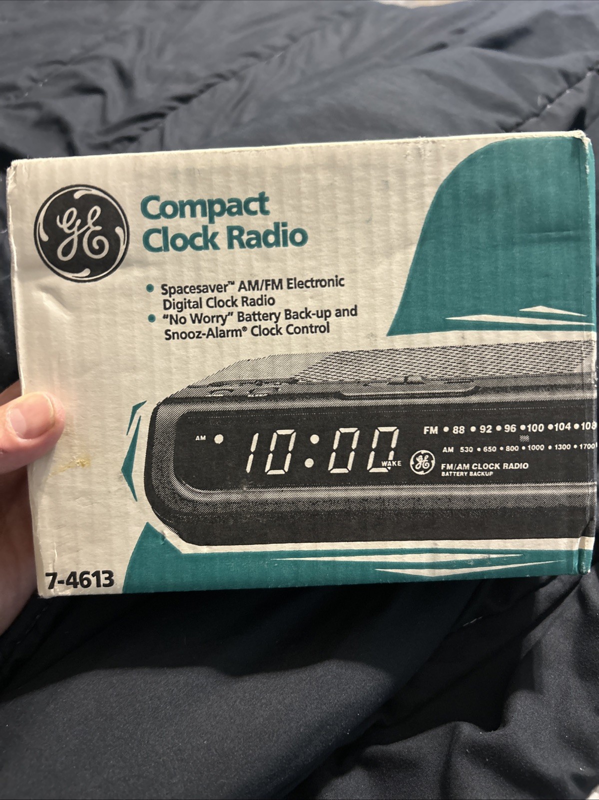 GE 7-4613 Digital Alarm Clock Radio AM/FM Spacesaver Brand NEW