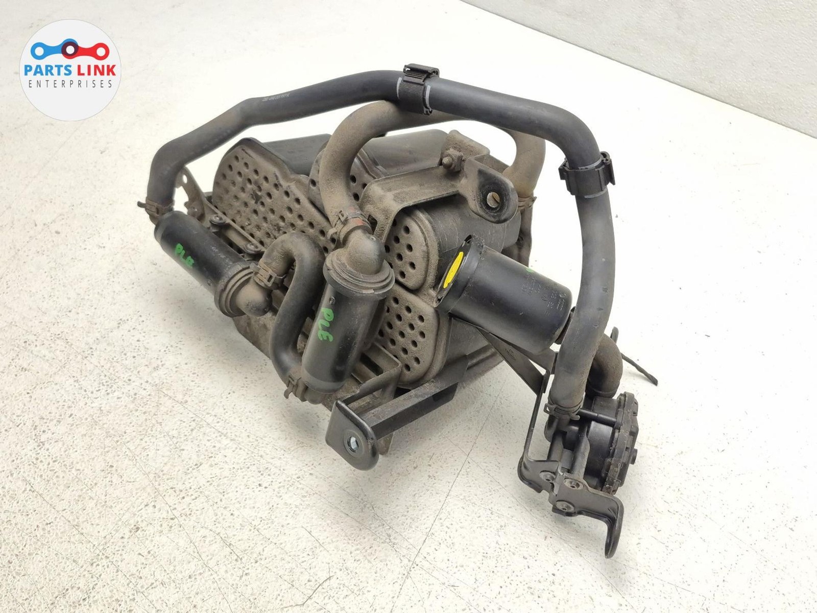 Bentley Bentayga 2016-2020 Fuel tank valve with pipe Charcoal