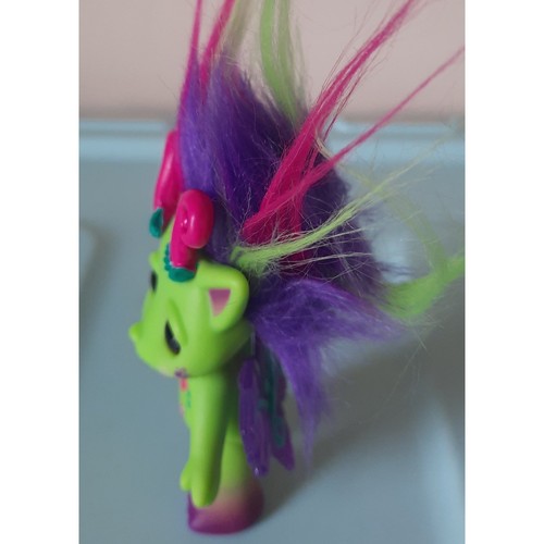Zelfs Petal Medium Figure 2,5" Sciolto con Accessori Alce Toys Troll Doll - Foto 3 di 9
